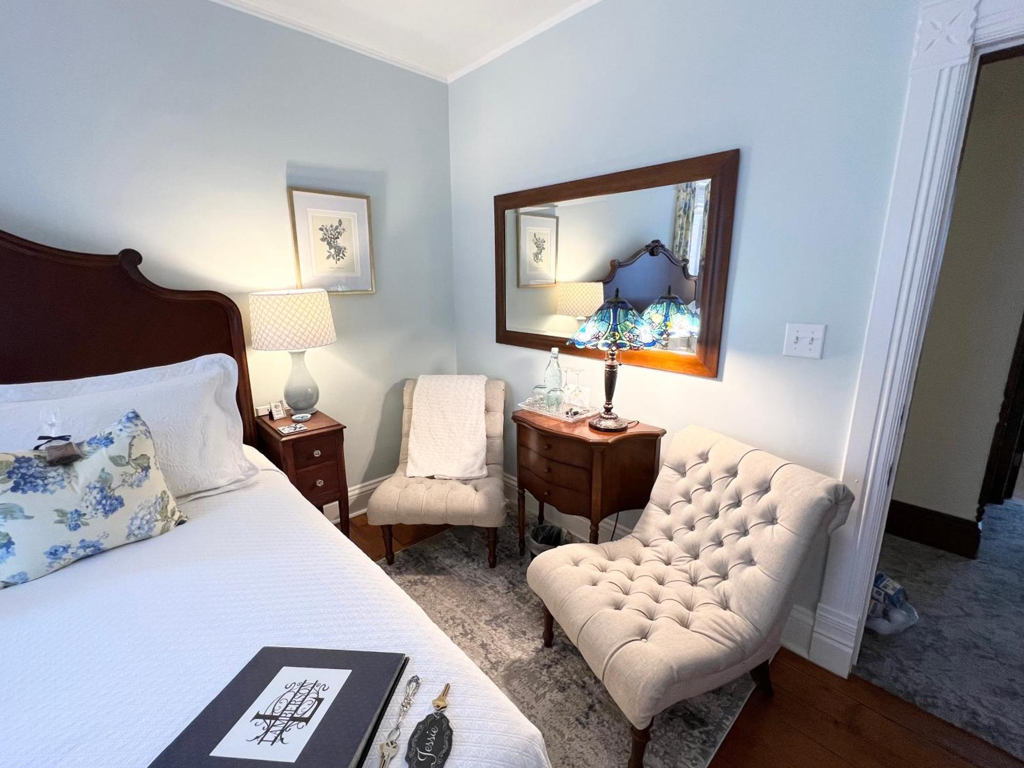 Queen Room Spa Bath