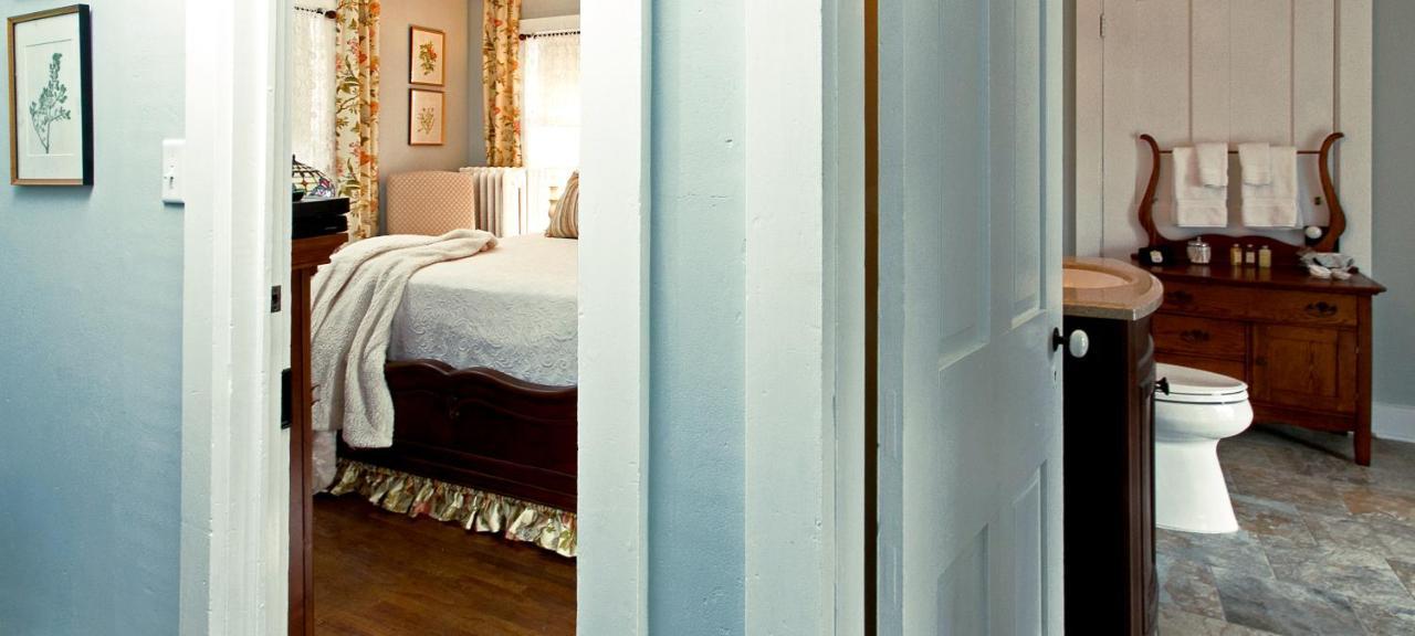 Double Room Private Bathroom