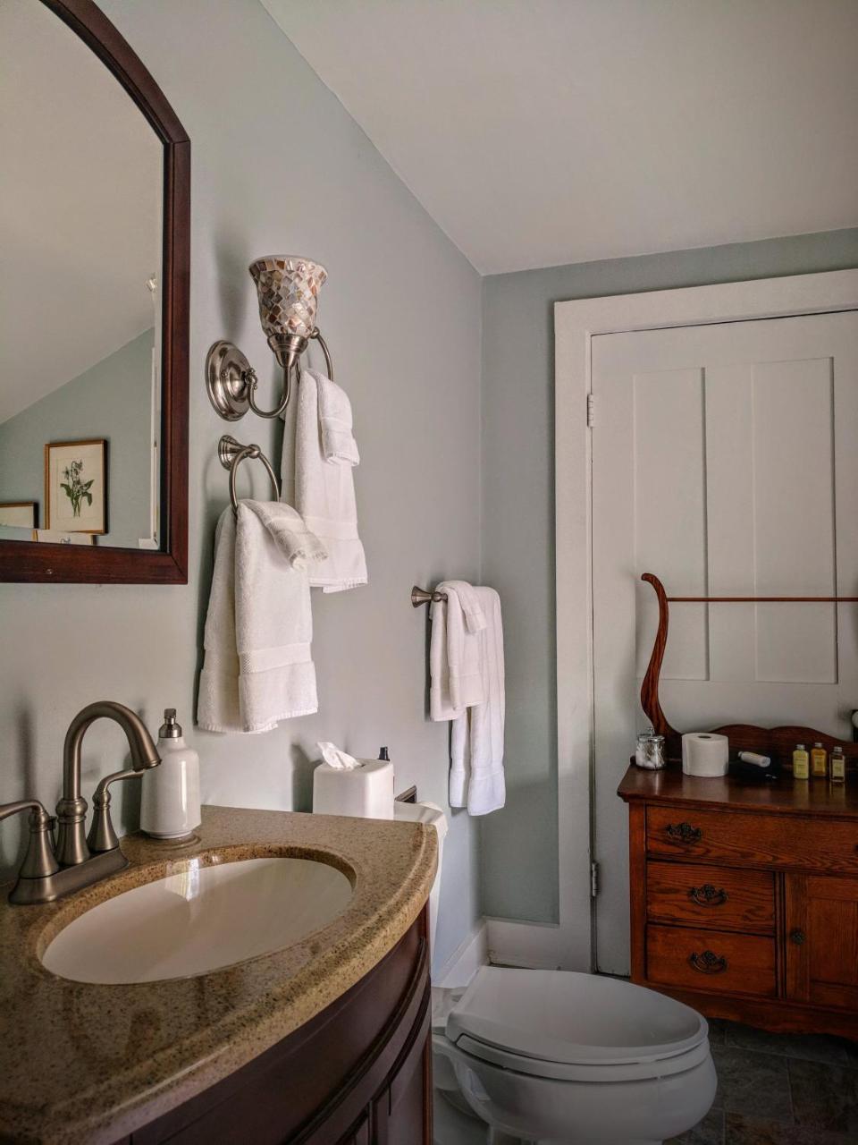 Double Room Private Bathroom