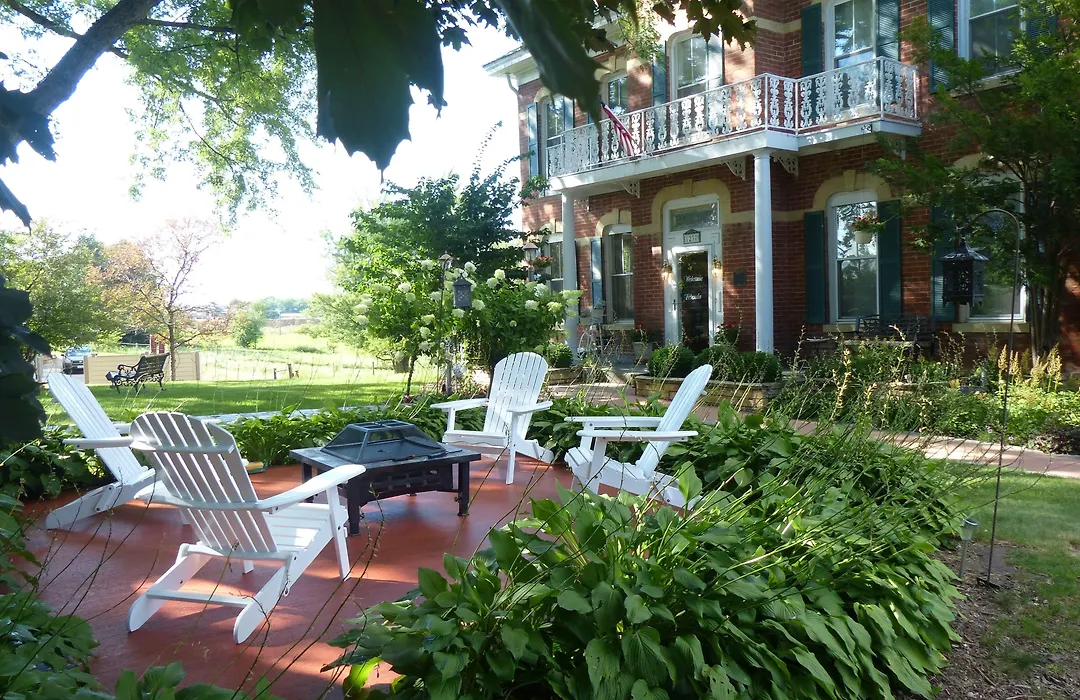 Cloran Mansion Bed & Breakfast-1