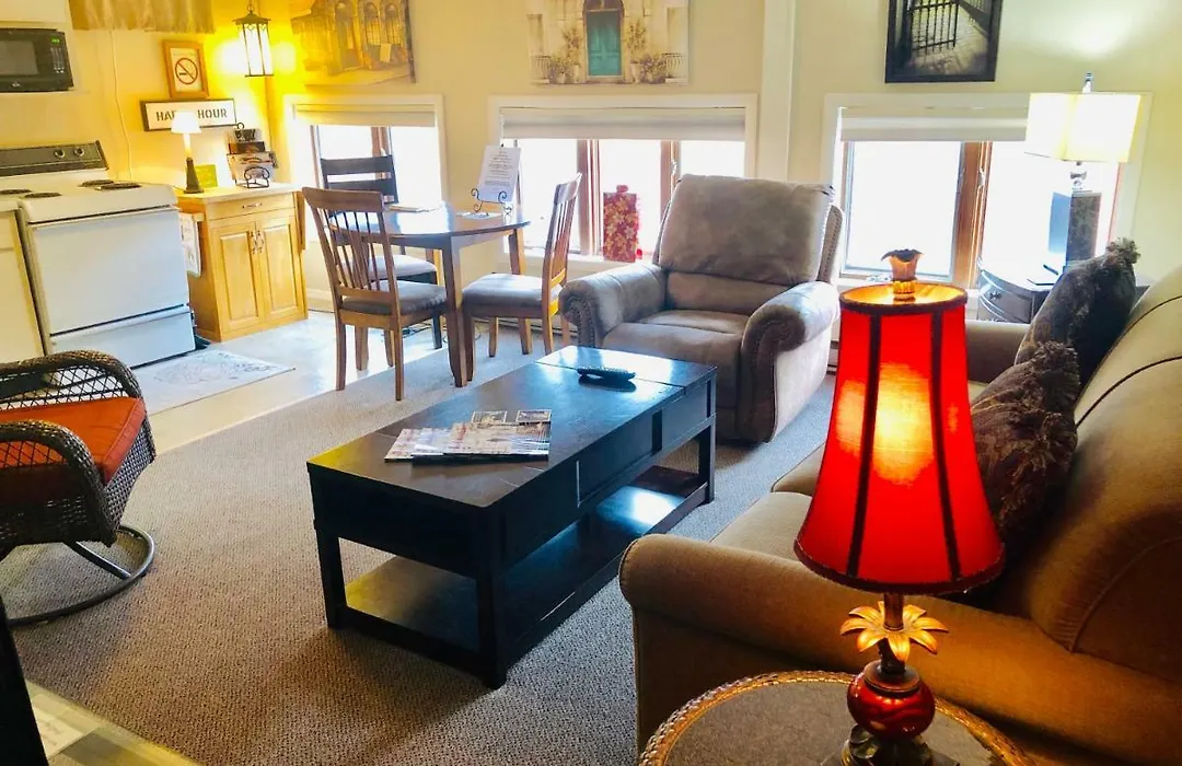 Galena Penthouse Overlooking Main Street With Free Off Street Parking-1