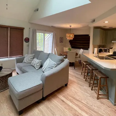 Cute, Cozy, Condo-2