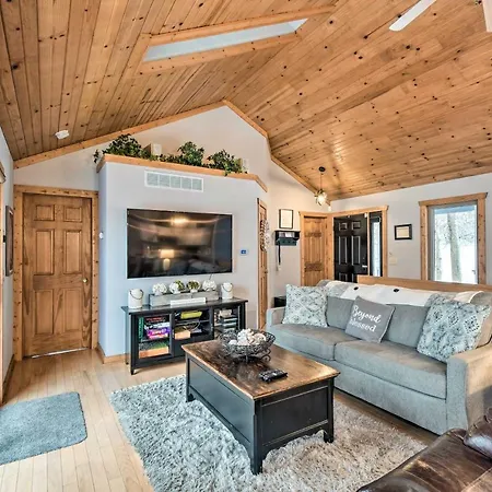 Galena Vacation Rental With Grill And Pool Access-2