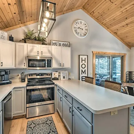 Galena Vacation Rental With Grill And Pool Access-3