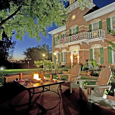 Cloran Mansion Bed & Breakfast-2