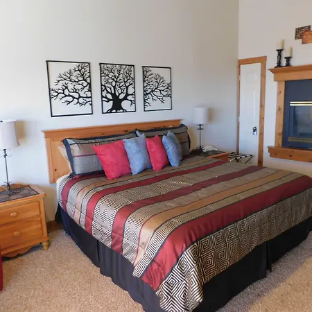 Longhollow Point Inn Studio 1321-2
