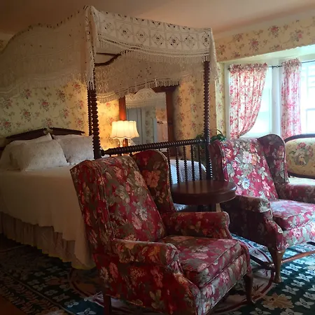 Annie Wiggins Guest House-2