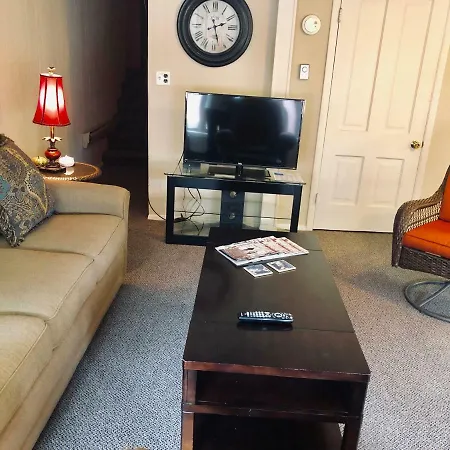 Galena Penthouse Overlooking Main Street With Free Off Street Parking-2