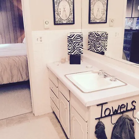 Galena Penthouse Overlooking Main Street With Free Off Street Parking-3